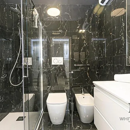 Apartment Glicine House Aquarium By Ml White House Genoa