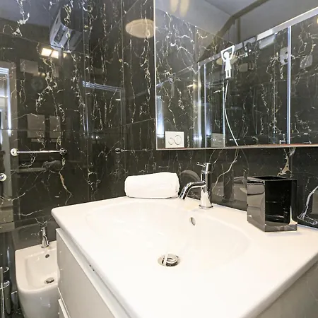Apartment Glicine House Aquarium By Ml White House Genoa